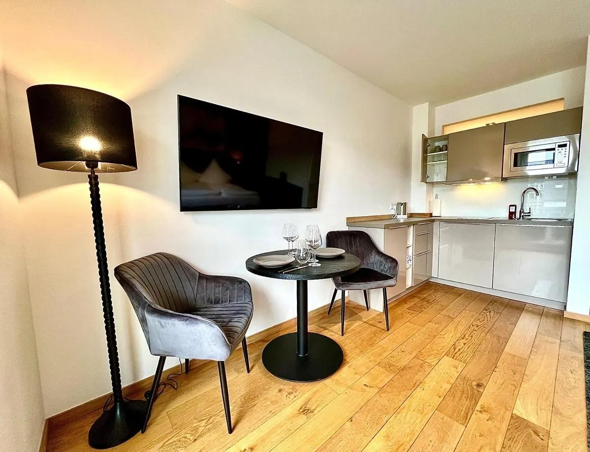 Appartamento Balkon Und Eleganz Duesseldorf